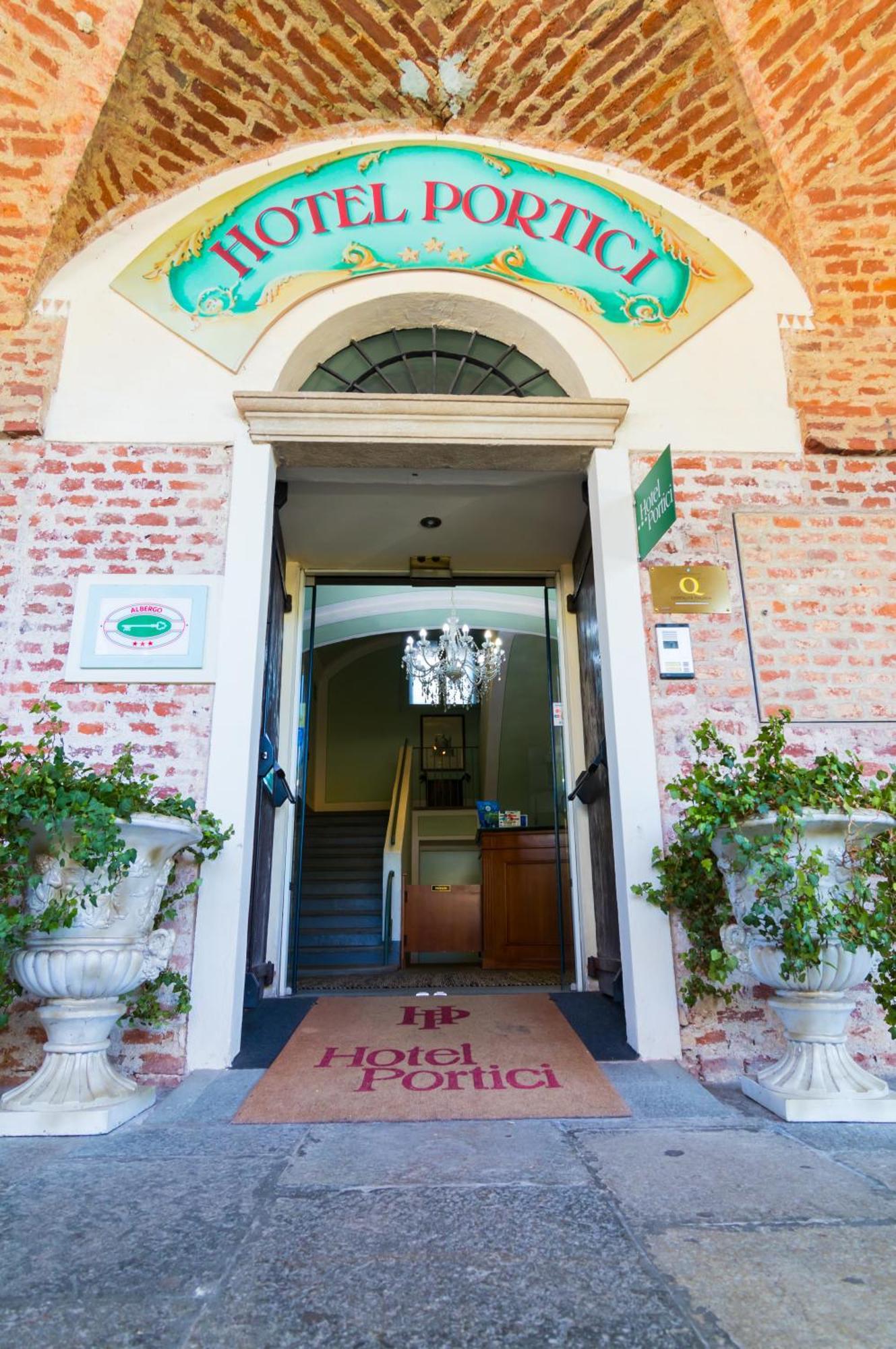 Hotel Portici Vicoforte Екстериор снимка
