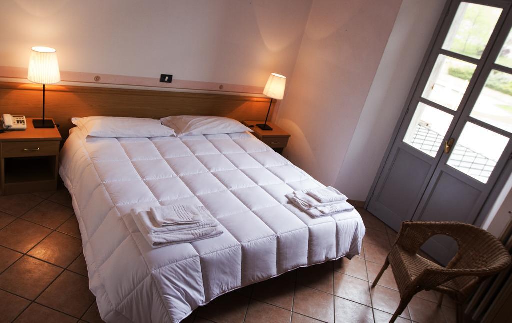 Hotel Portici Vicoforte Екстериор снимка