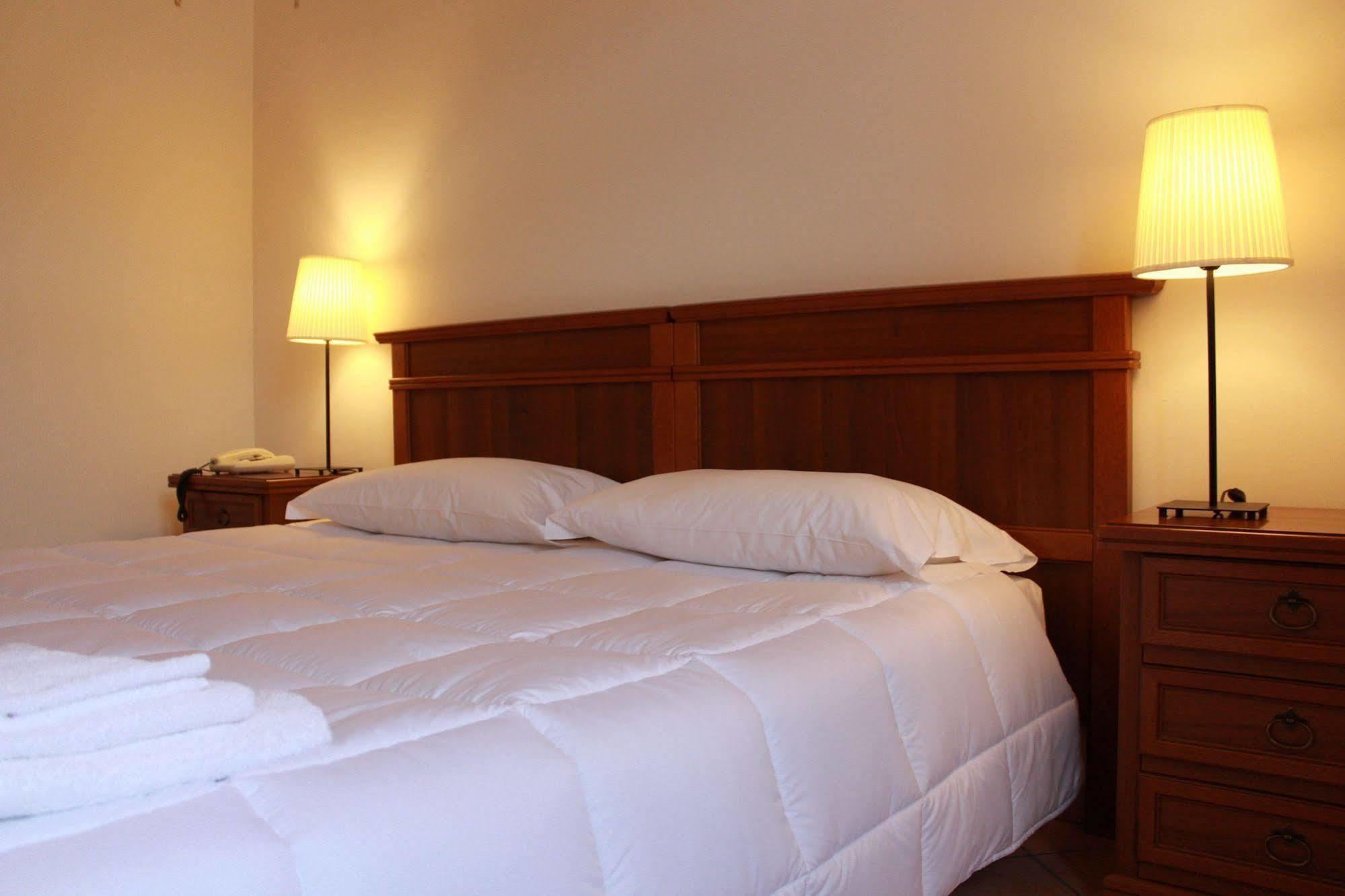 Hotel Portici Vicoforte Екстериор снимка