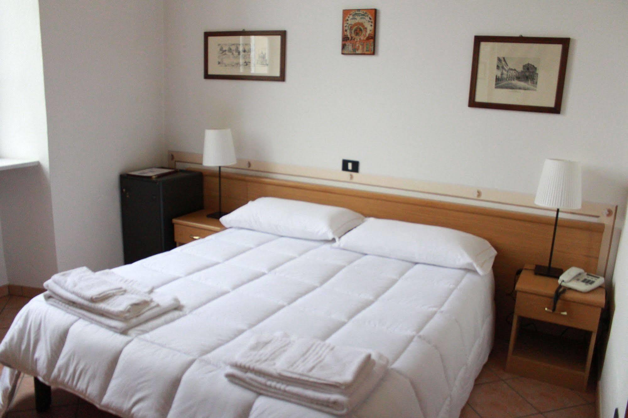 Hotel Portici Vicoforte Екстериор снимка