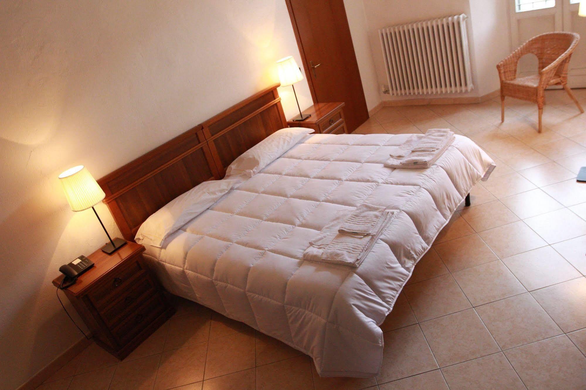 Hotel Portici Vicoforte Екстериор снимка