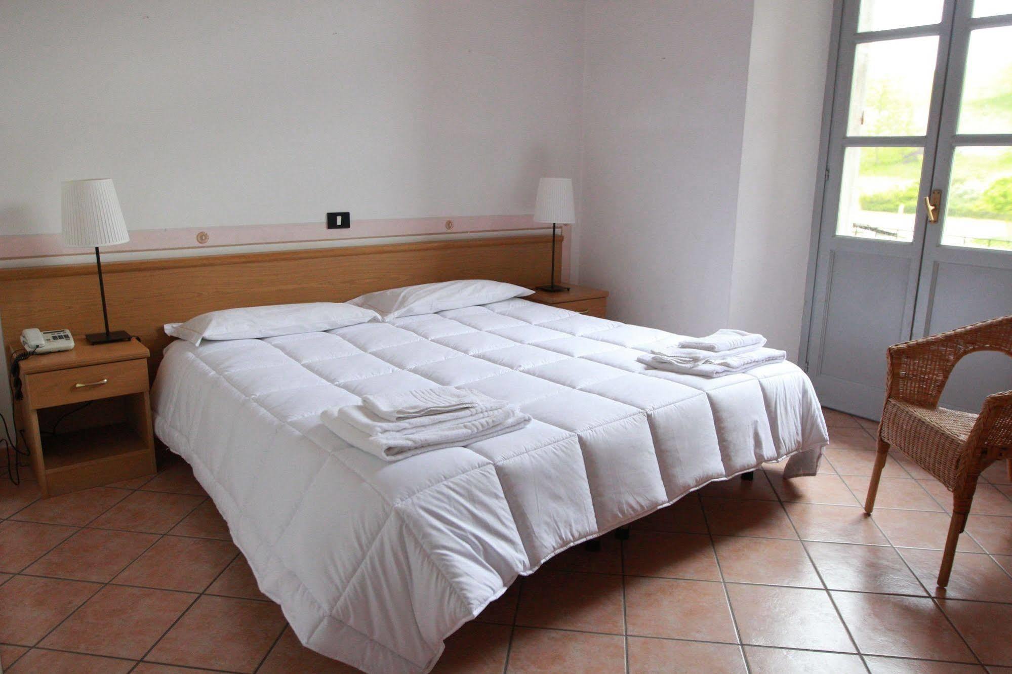 Hotel Portici Vicoforte Екстериор снимка