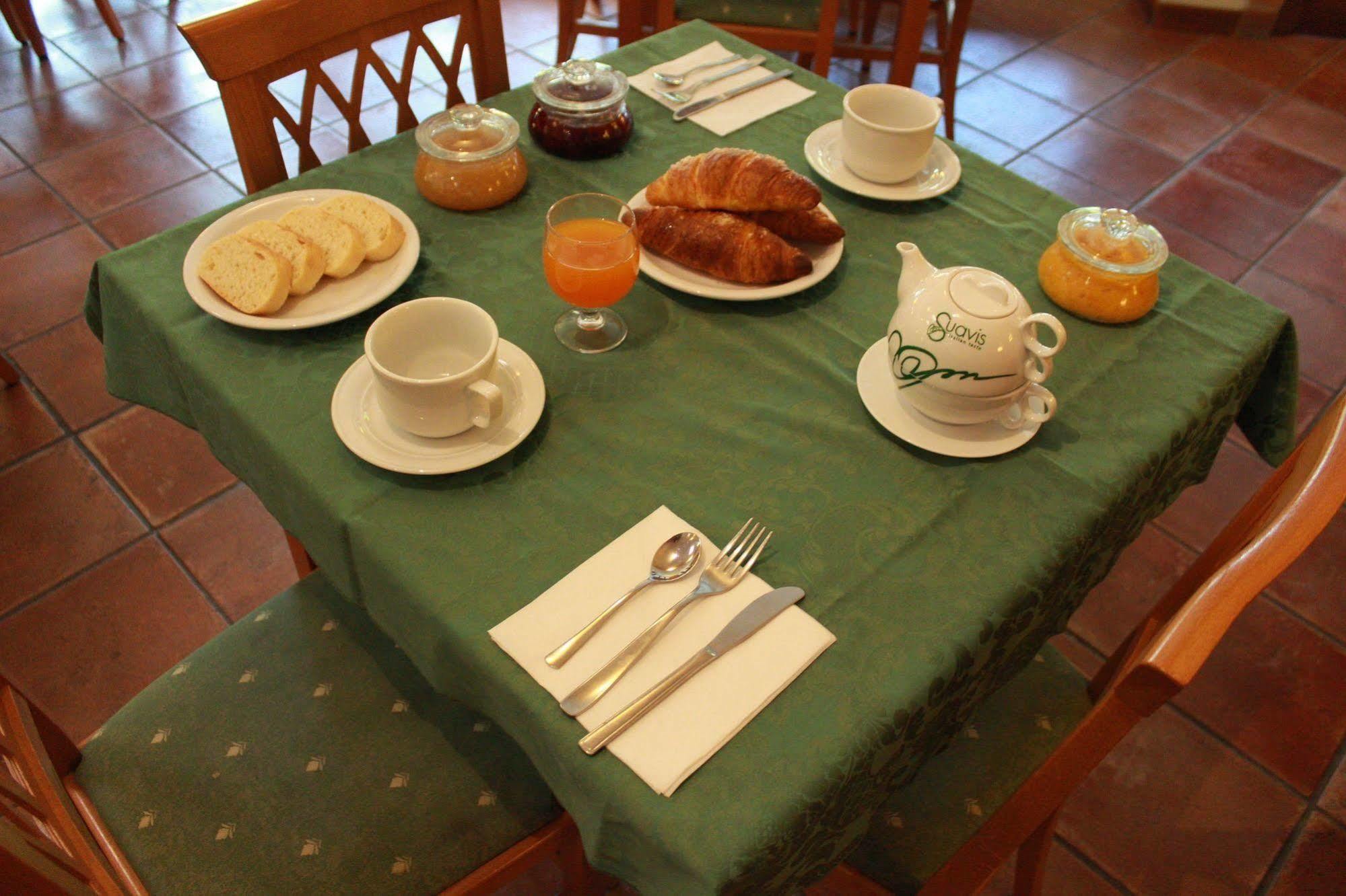 Hotel Portici Vicoforte Екстериор снимка